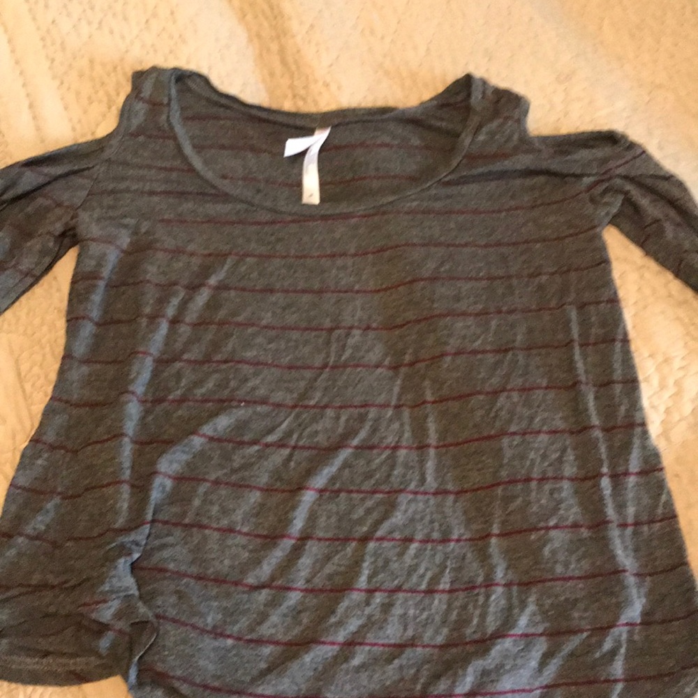 Grey and maroon striped cold shoulder top!